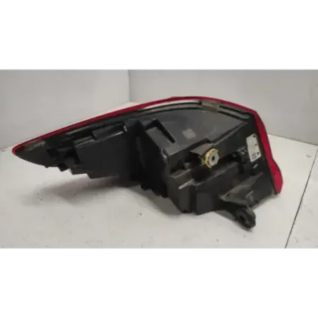 Feu arriere droit bmw serie 1 f40
