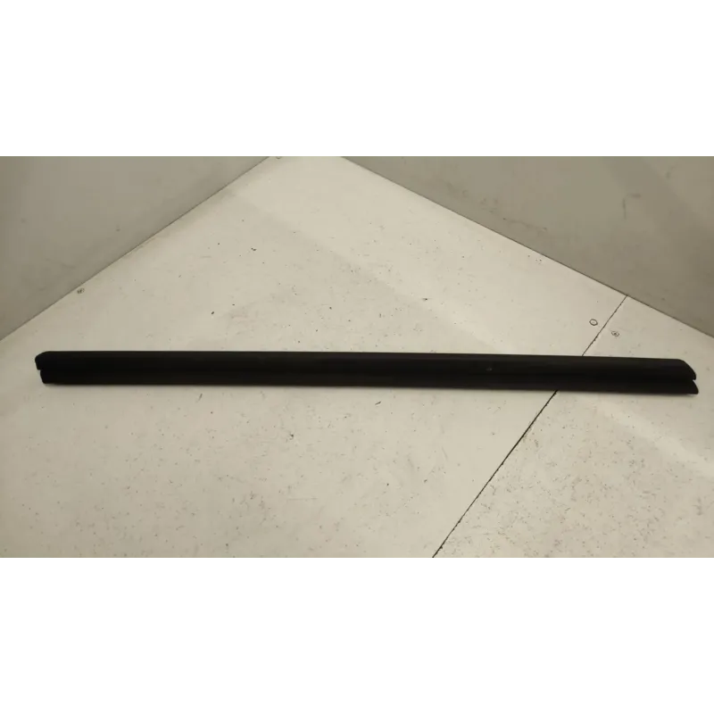 Joint caoutchouc porte avant droit bmw serie 1 f40