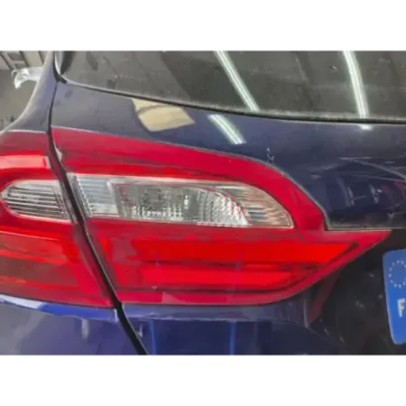 Feu arriere interieur gauche ford fiesta 7 vii