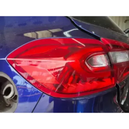 Feu arriere gauche ford fiesta 7 vii