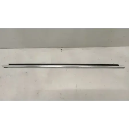 Baguette leche-vitre porte avant droit bmw serie 1 f40