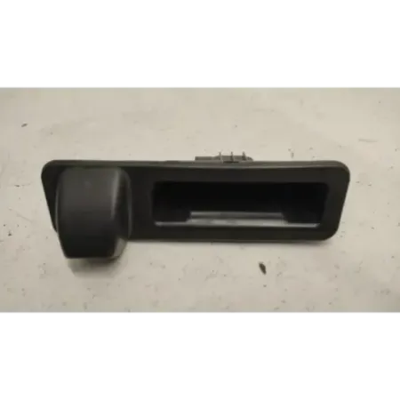 Poignee exterieur hayon bmw serie 1 f40