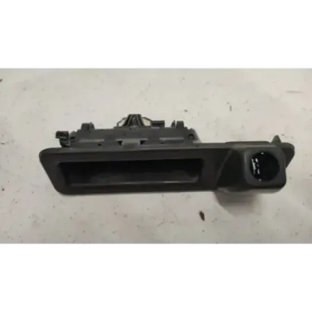Poignee exterieur hayon bmw serie 1 f40