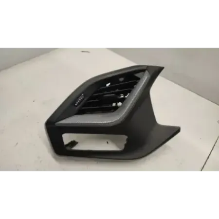 Grille aeration avant gauche bmw serie 1 f40