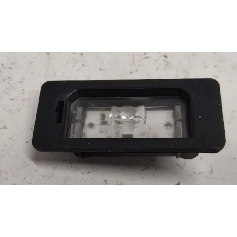 Eclaireur de plaque bmw serie 1 f40