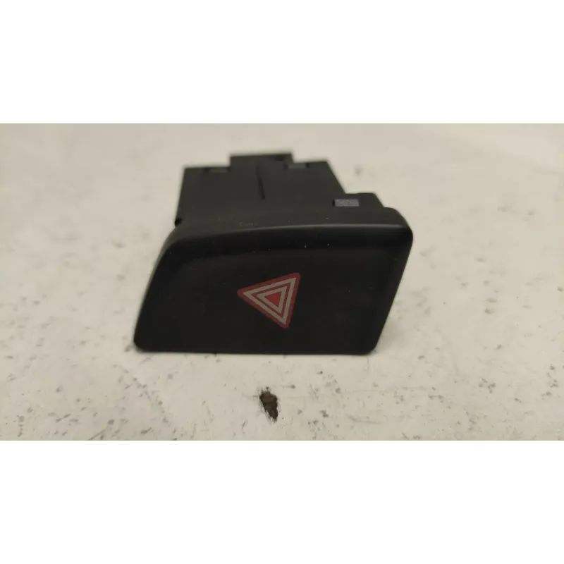 Bouton de warning audi q5