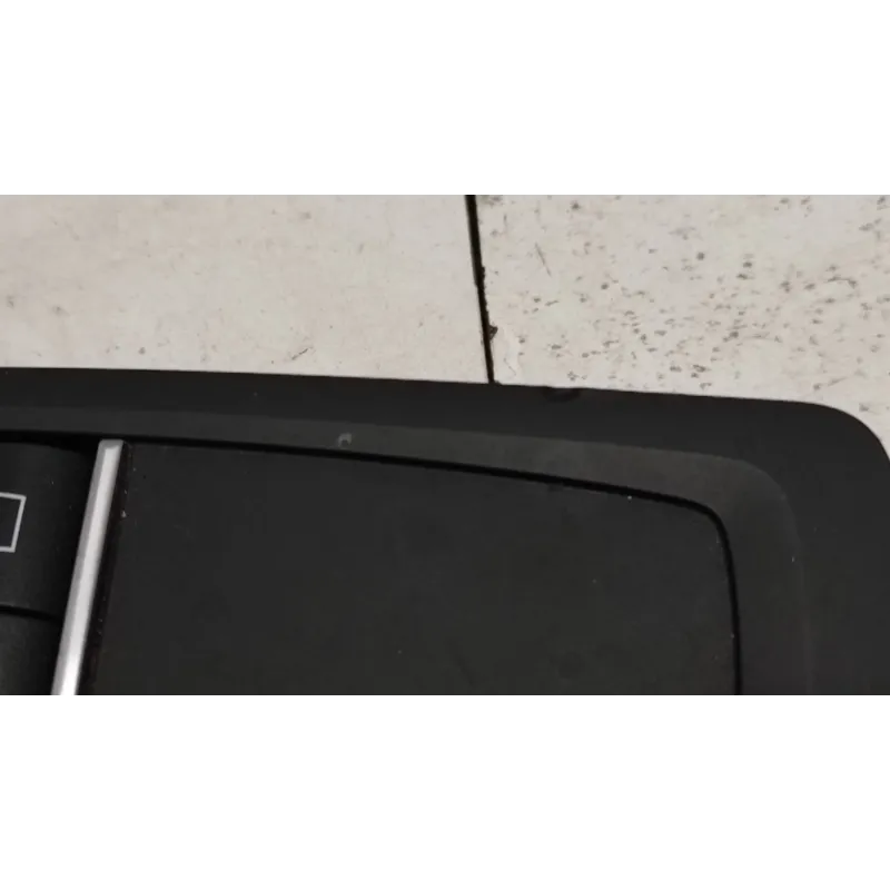 Commande leve-glace porte avant gauche bmw serie 2 f22/f23