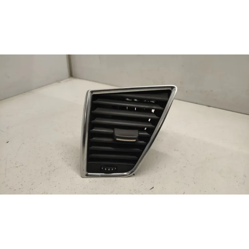 Grille aeration avant gauche audi q5