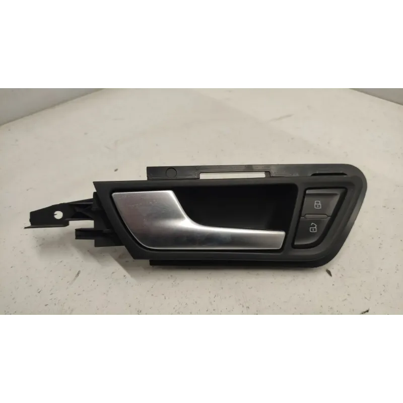 Poignee interieur porte avant gauche audi q5
