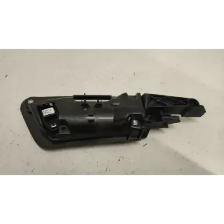 Poignee interieur porte avant gauche audi q5