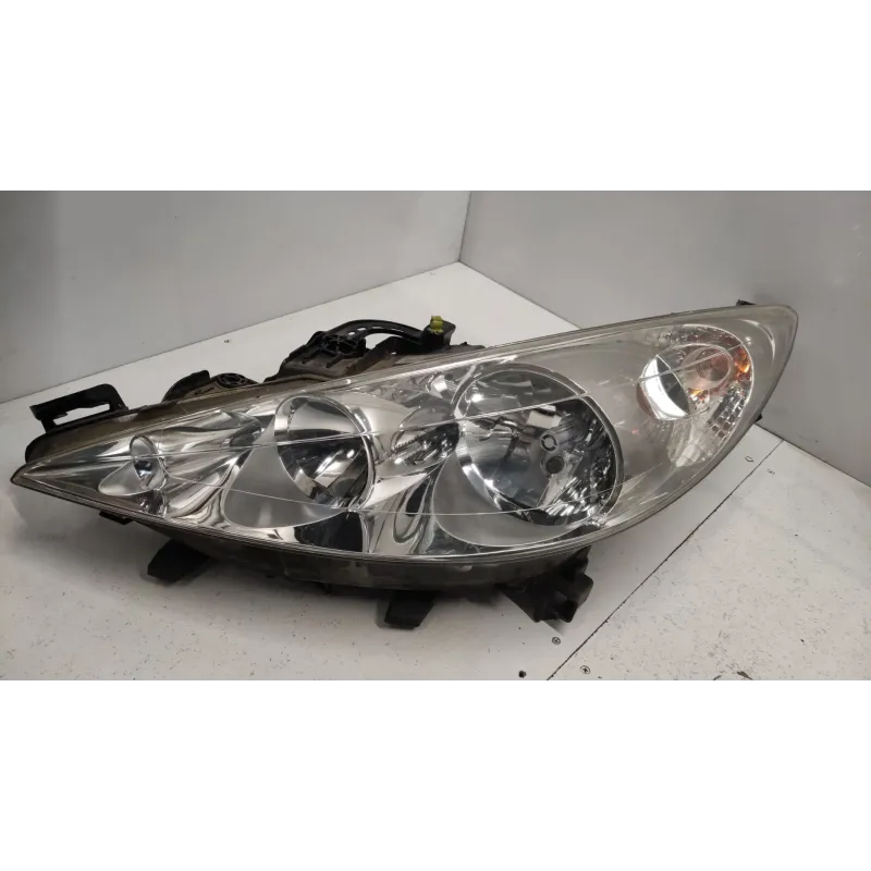 Phare gauche peugeot 207