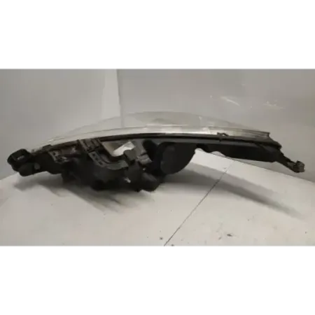 Phare droit peugeot 207