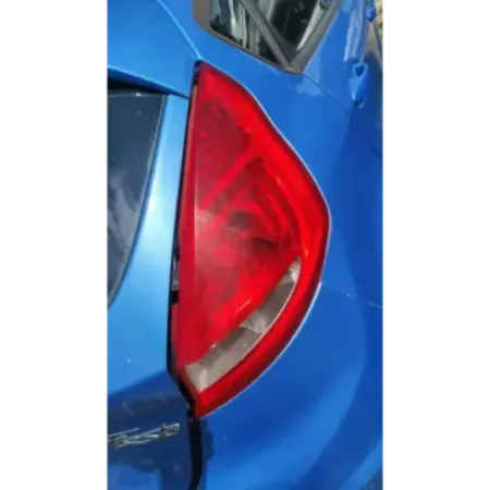 Feu arriere droit ford fiesta 6 vi