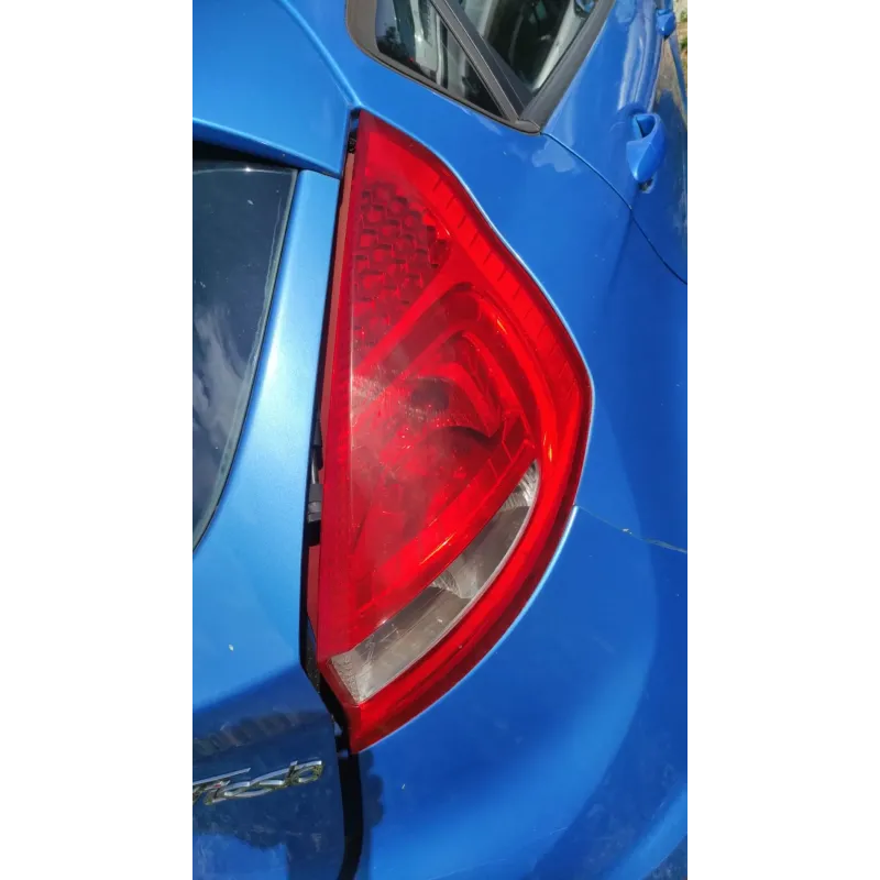Feu arriere droit ford fiesta 6 vi