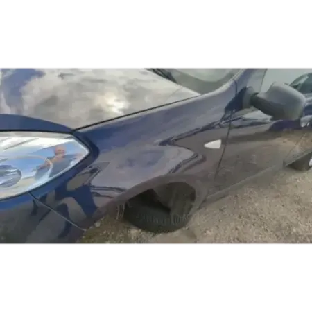 Aile avant gauche dacia sandero 1 i