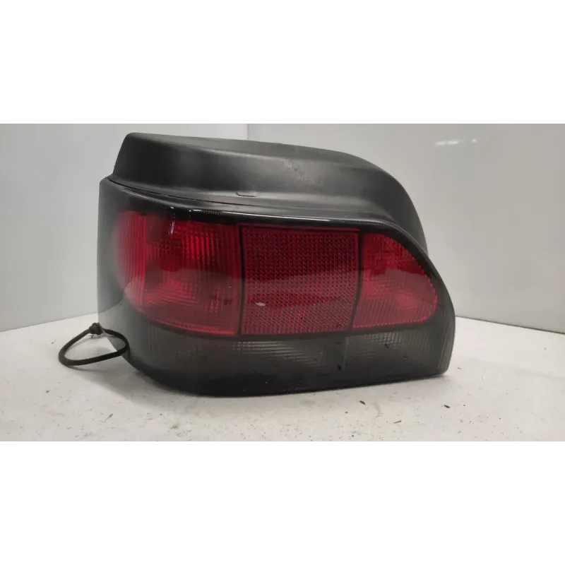 Feu arriere gauche renault clio 1 i