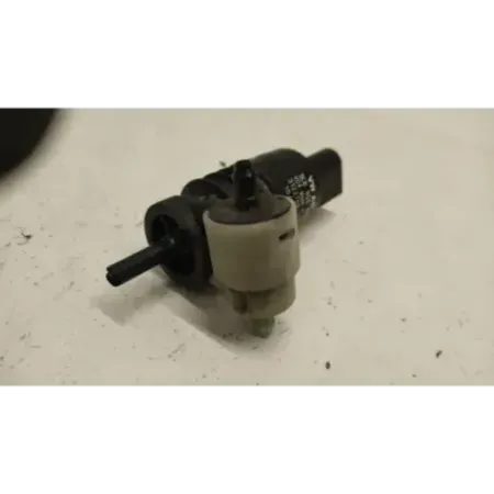 Pompe lave-glace avant audi a3 8v