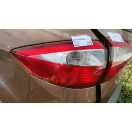 Feu arriere gauche ford c-max ii