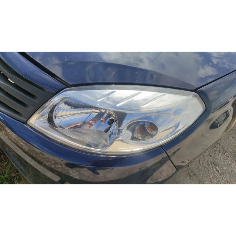 Phare gauche dacia sandero 1 i