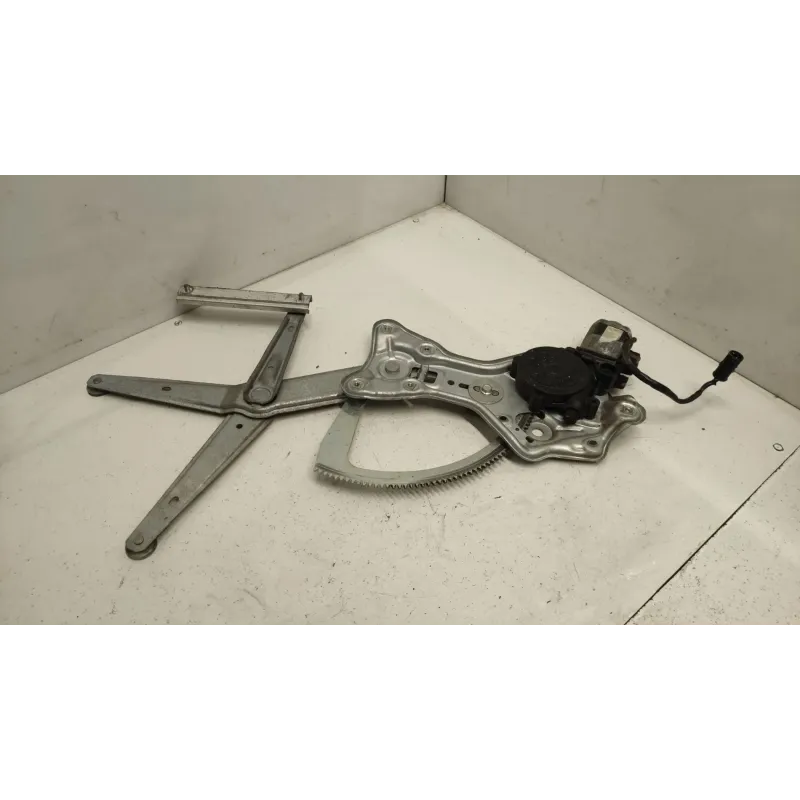 Mecanisme + moteur de leve-glace avant gauche bmw serie 3 e30