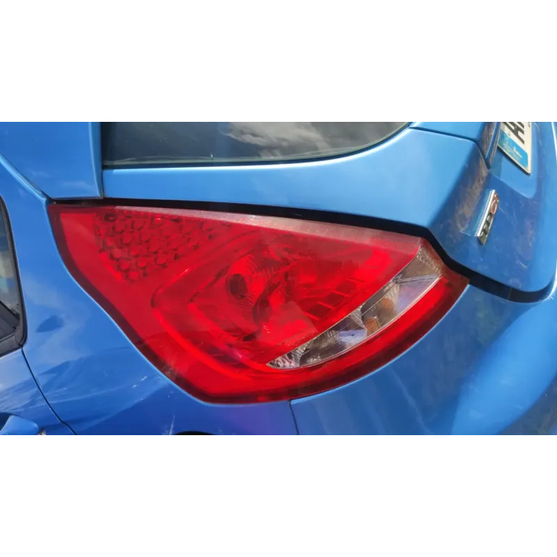 Feu arriere gauche ford fiesta 6 vi