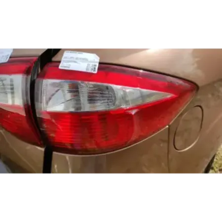 Feu arriere droit ford c-max ii