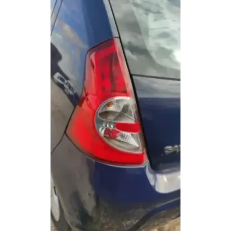 Feu arriere gauche dacia sandero 1 i