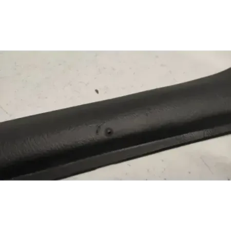 Montant de pare brise avant gauche bmw serie 3 e30