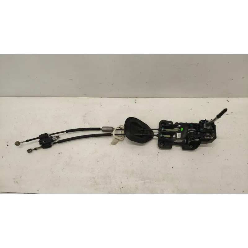 Selecteur de vitesses peugeot 208