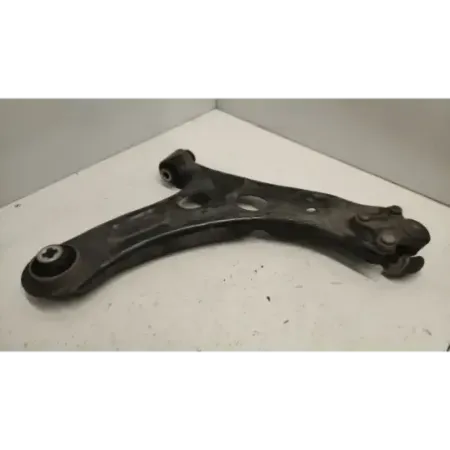 Bras inferieur avant gauche peugeot 208