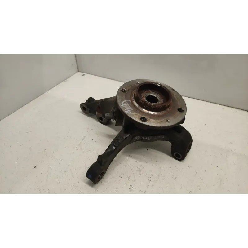 Pivot avant droit peugeot 208