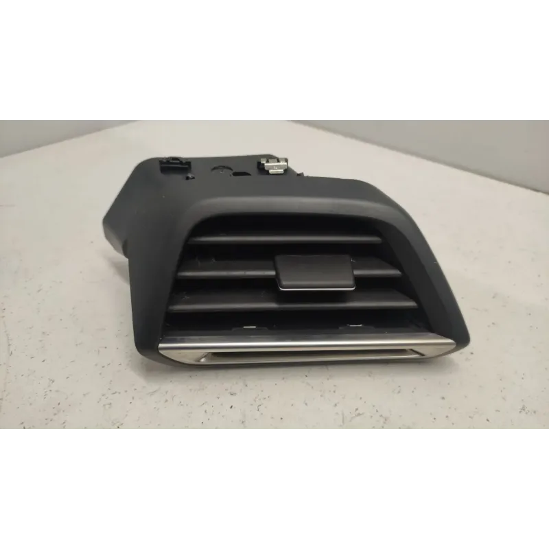 Grille aeration peugeot 208