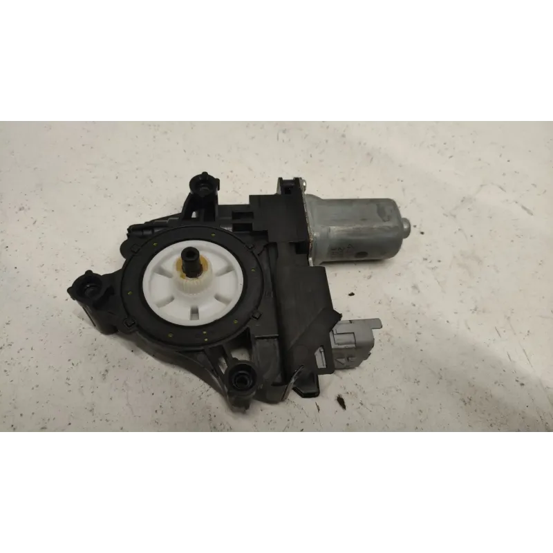 Moteur leve-glace avant gauche peugeot 208