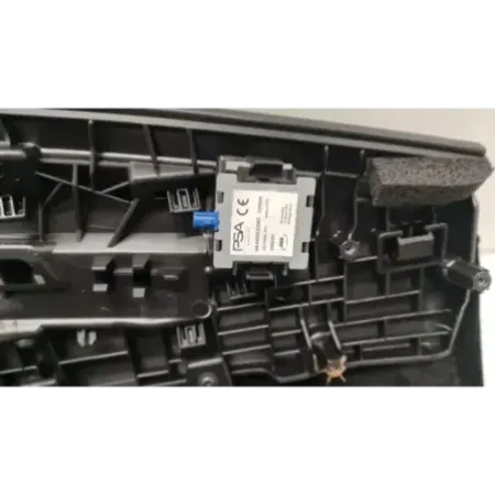 Tableau de bord peugeot 208