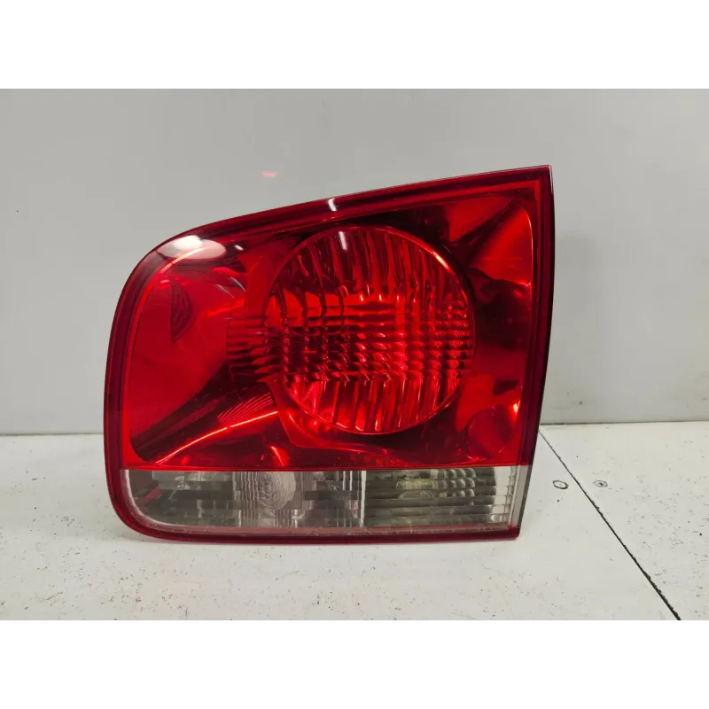 Feu arriere interieur droit volkswagen touareg 7l i