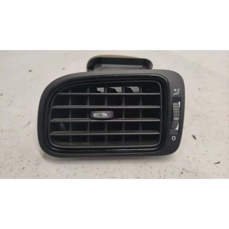 Grille aeration avant gauche volkswagen polo 6r/6c v