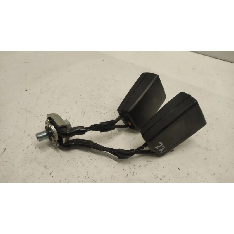 Pretensionneur central arriere volkswagen polo 6r/6c v