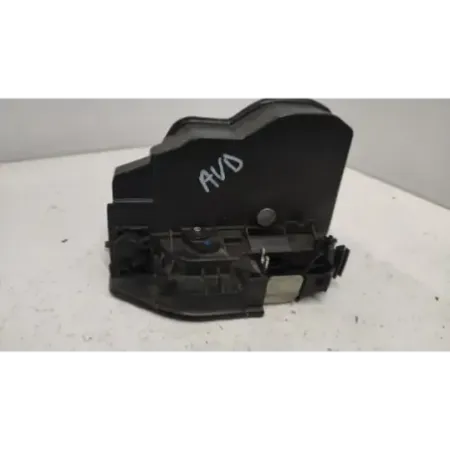 Serrure porte avant droit bmw serie 1 e87/e81