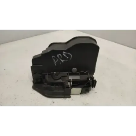 Serrure porte arriere droite bmw serie 1 e87/e81