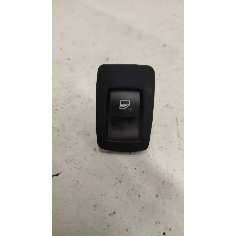 Commande leve-glace porte arriere gauche bmw serie 1 e87/e81