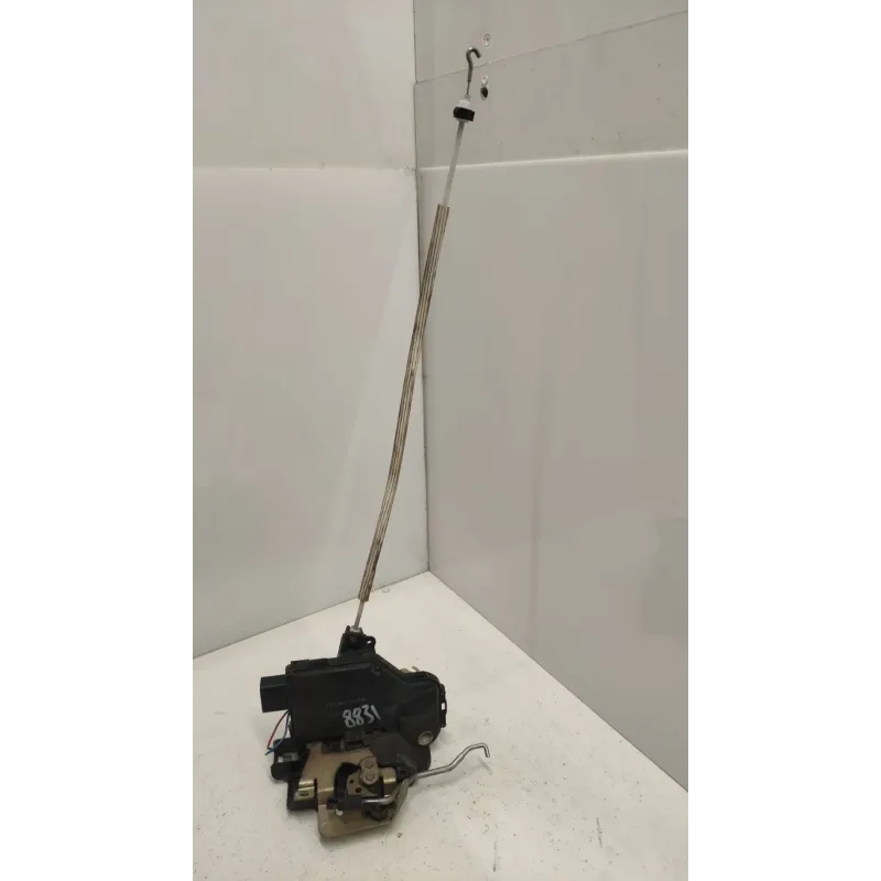 Serrure porte avant gauche audi a6 4b c5