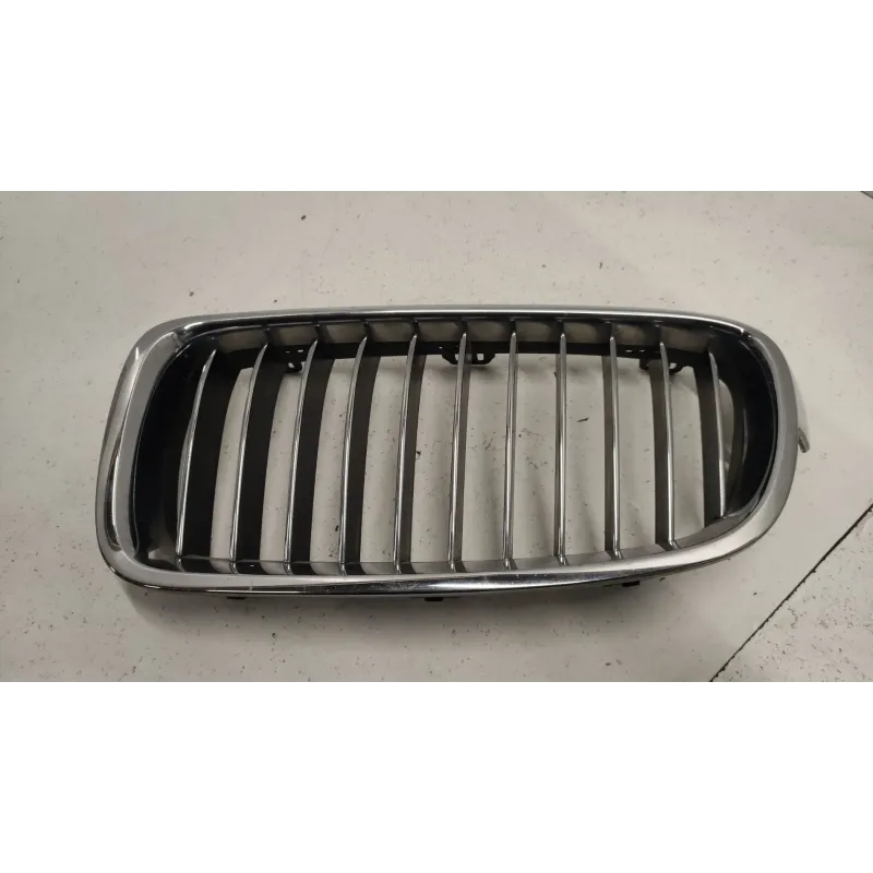 Calandre gauche bmw serie 3 f30/f31