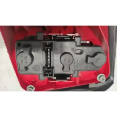 Feu arriere droit audi a6 4b c5