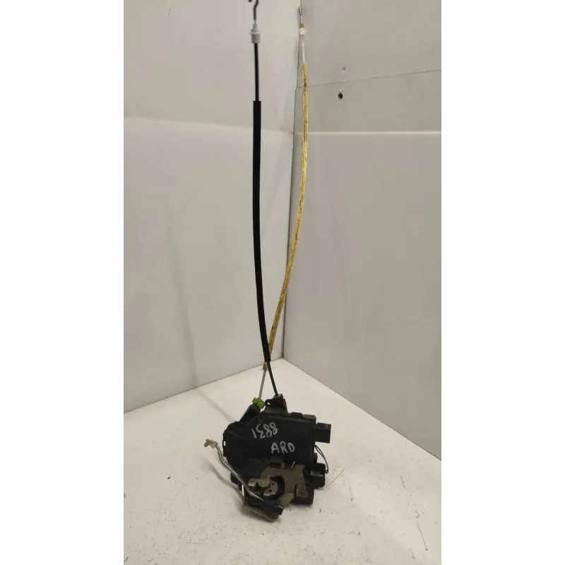 Serrure porte arriere droite audi a6 4b c5
