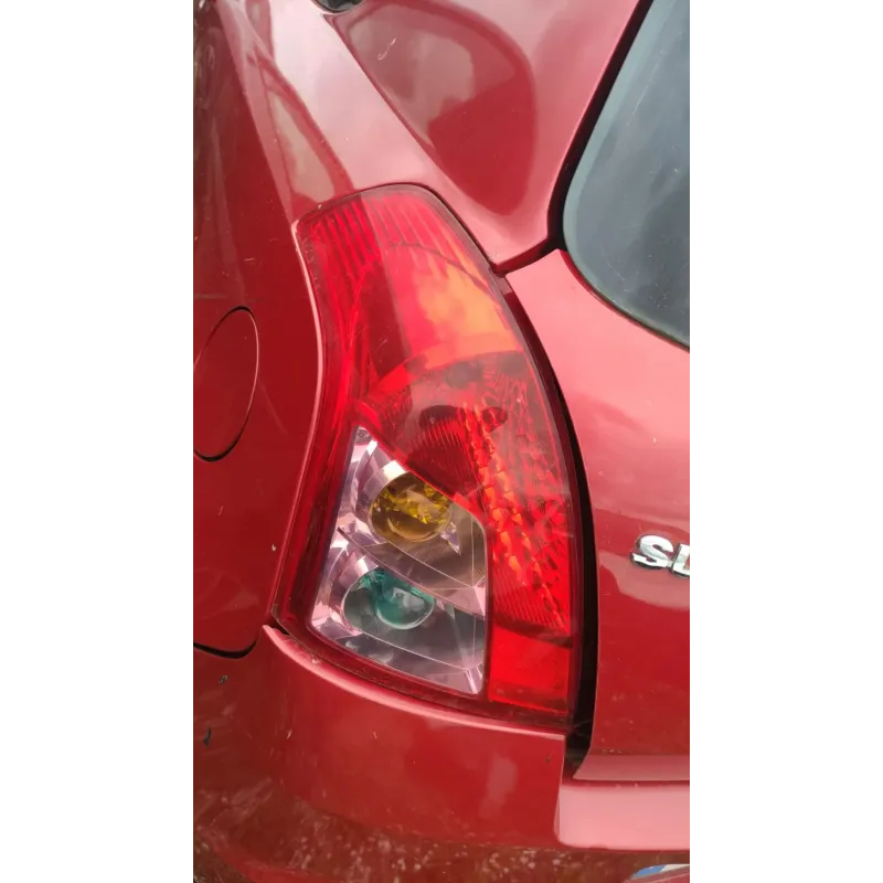 Feu arriere gauche suzuki swift
