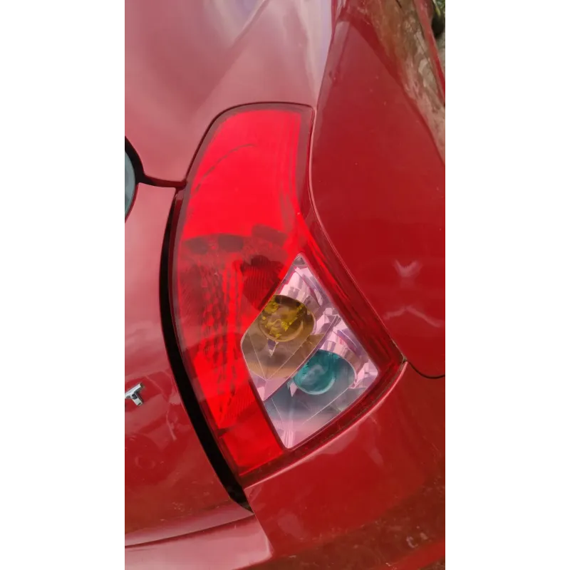 Feu arriere droit suzuki swift