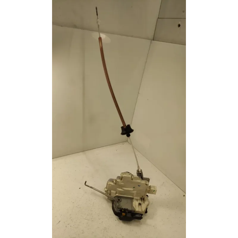 Serrure porte avant droit audi a3 8p