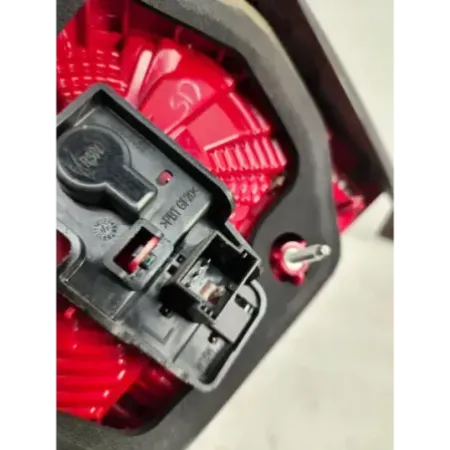 Feu arriere interieur gauche volkswagen touareg 7p ii