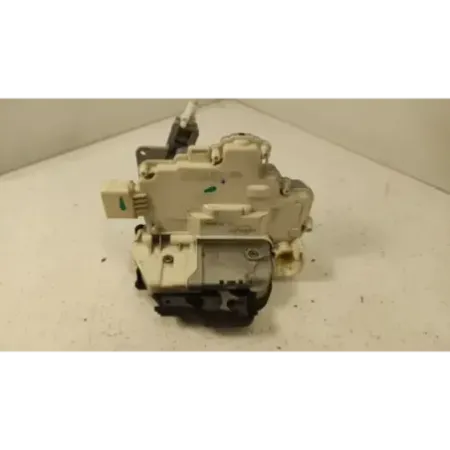 Serrure porte avant gauche audi a3 8p