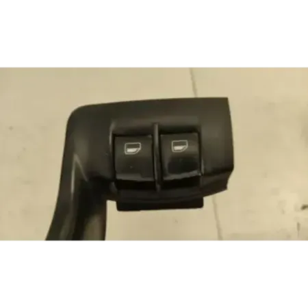 Commande leve-glace porte avant gauche audi a3 8p